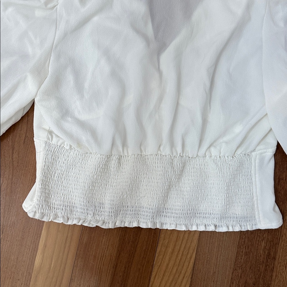 New without tags Privy White Button-Up Blouse - Picture 6 of 6
